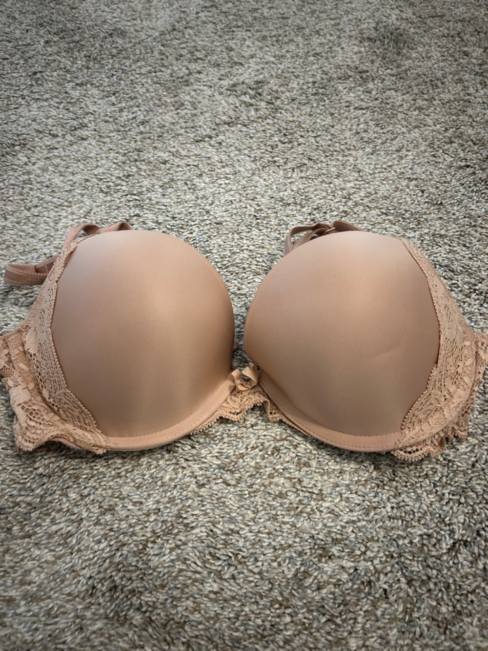 Victoria's Secret Blush Nude Lace Push-Up Bra